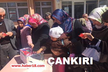 Çankırı’da 53. Kütüphane Haftası Kapsamında. 30 Kişiye Çeşitli Hediyeler Veriyor