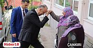 Vali Hamdi Bilge Aktaş Huzurevi Sakinleriyle Kahvaltıda Bir Araya Geldi